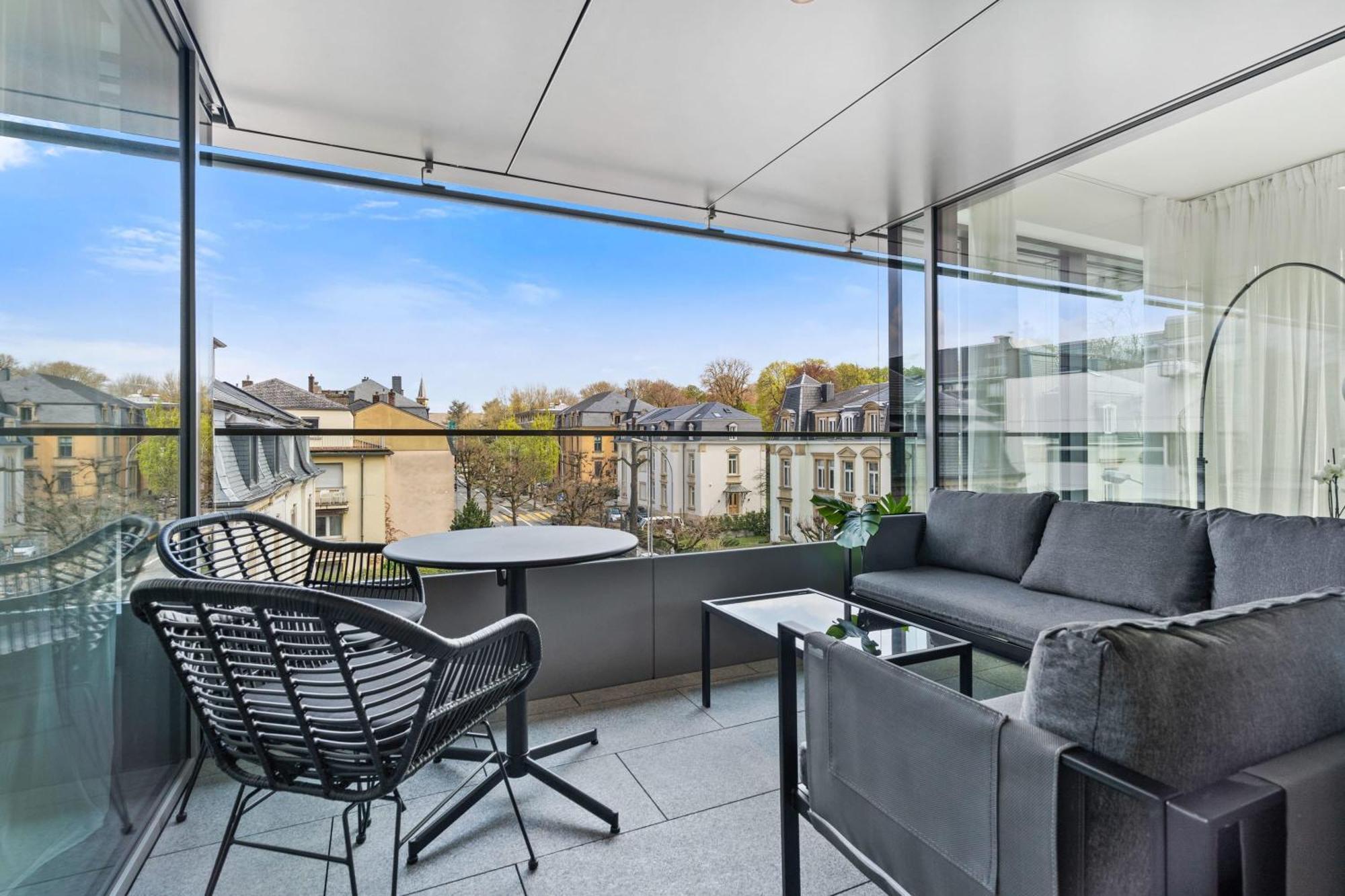 Appartement Elegant 2br With Balcony In Heart Of *