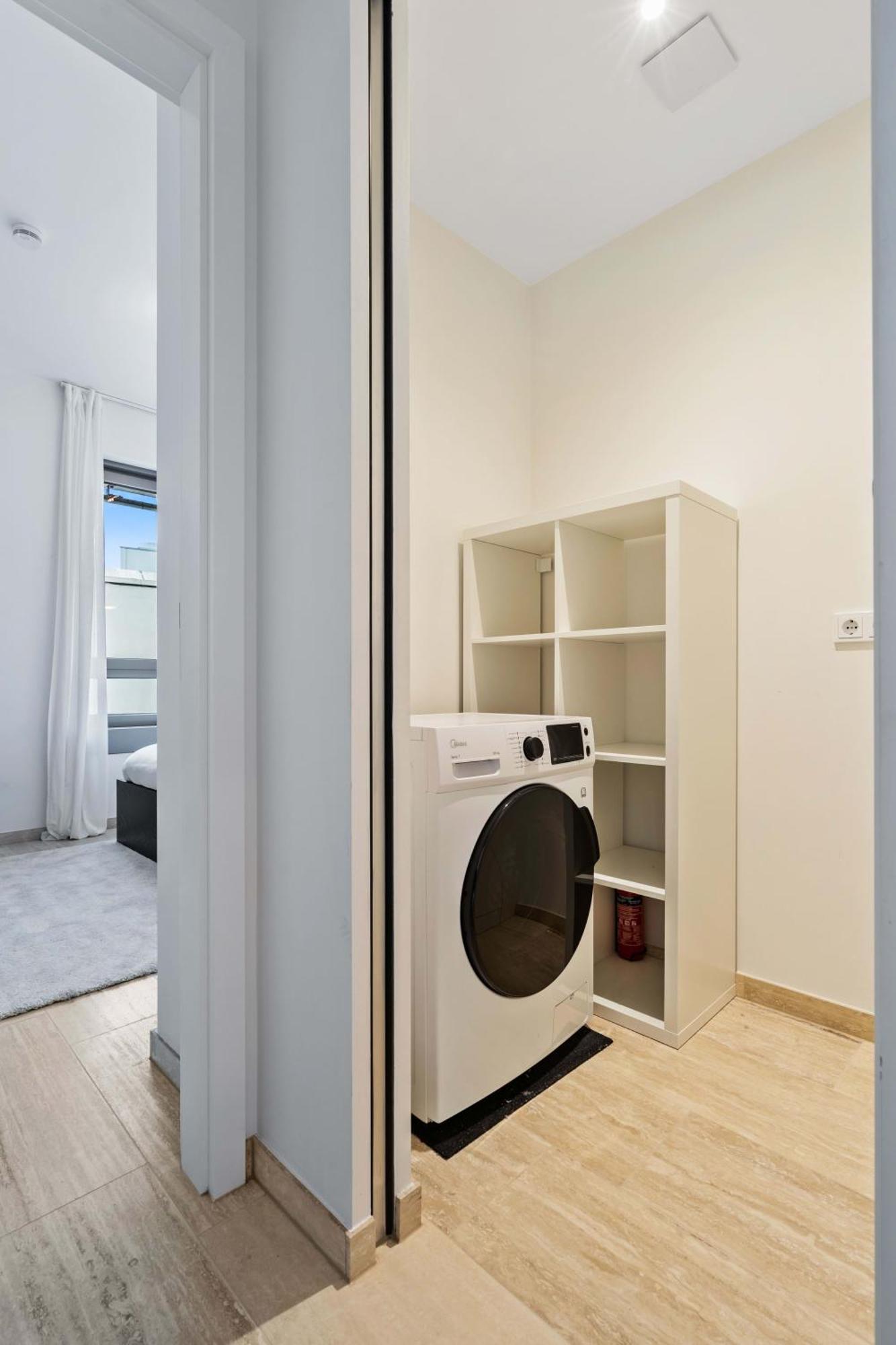 Elegant 2br With Balcony In Heart Of Appartement Luxemburg